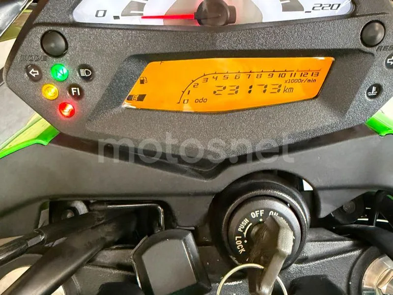 Kawasaki ER-6n - Vista 21