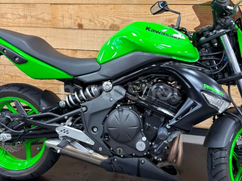 Kawasaki ER-6n - Vista 4
