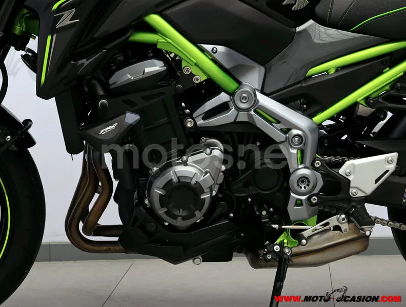Kawasaki Z900 - Vista 10