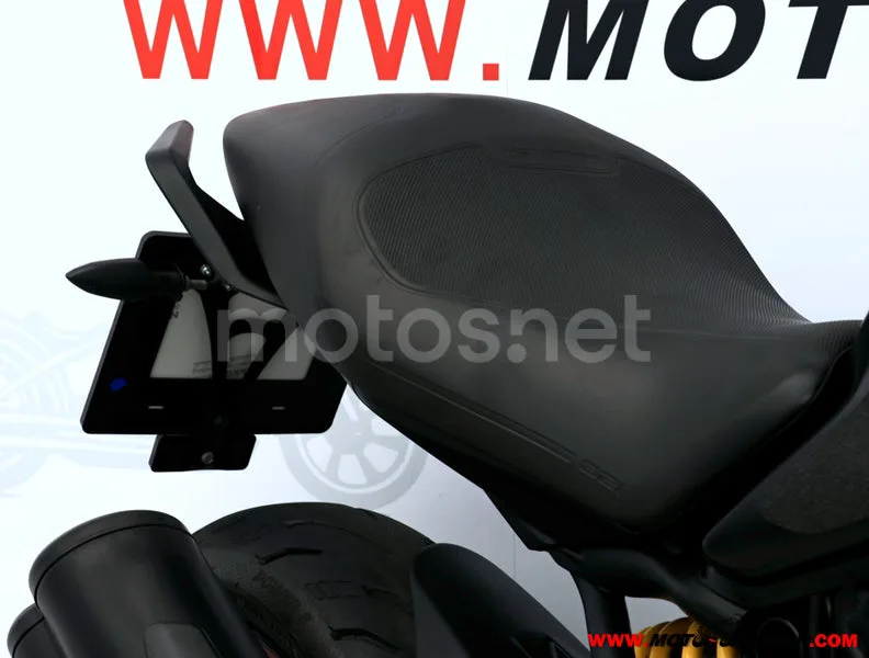Ducati Monster 821 - Vista 11