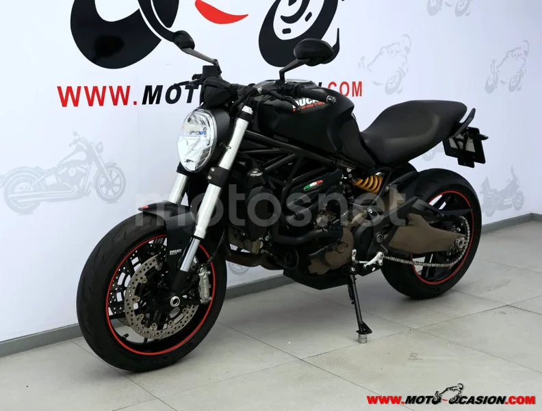 Ducati Monster 821 - Vista 8