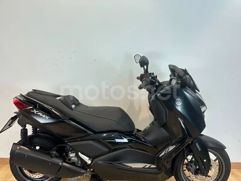 Yamaha XMAX 300 - Vista 5
