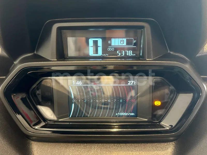 Yamaha XMAX 300 - Vista 9