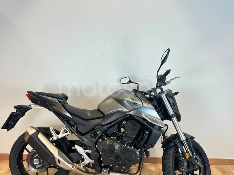 Honda CB750 Hornet - Vista 5
