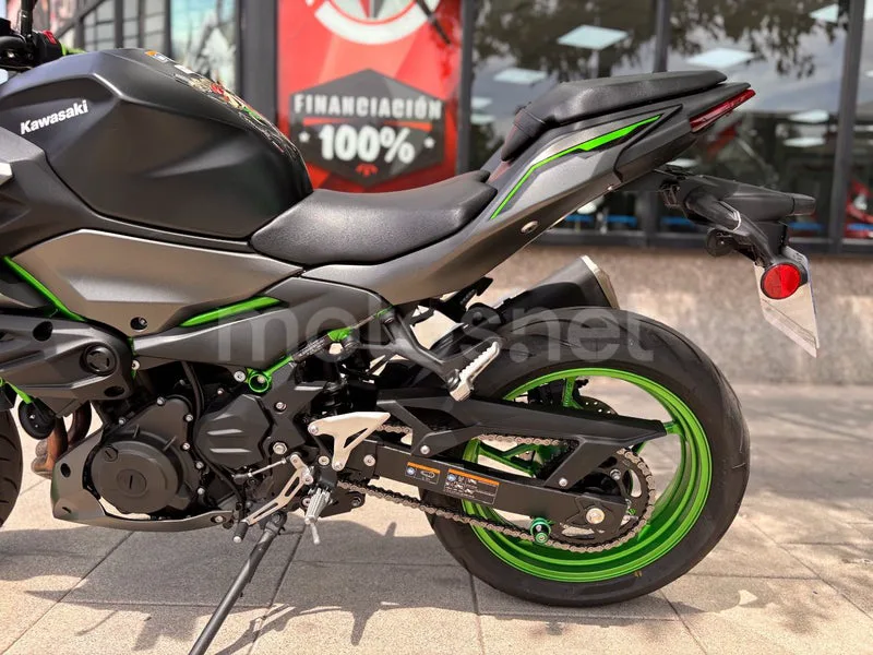 Kawasaki Z500 - Vista 3