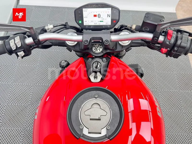 Ducati Monster 821 - Vista 9