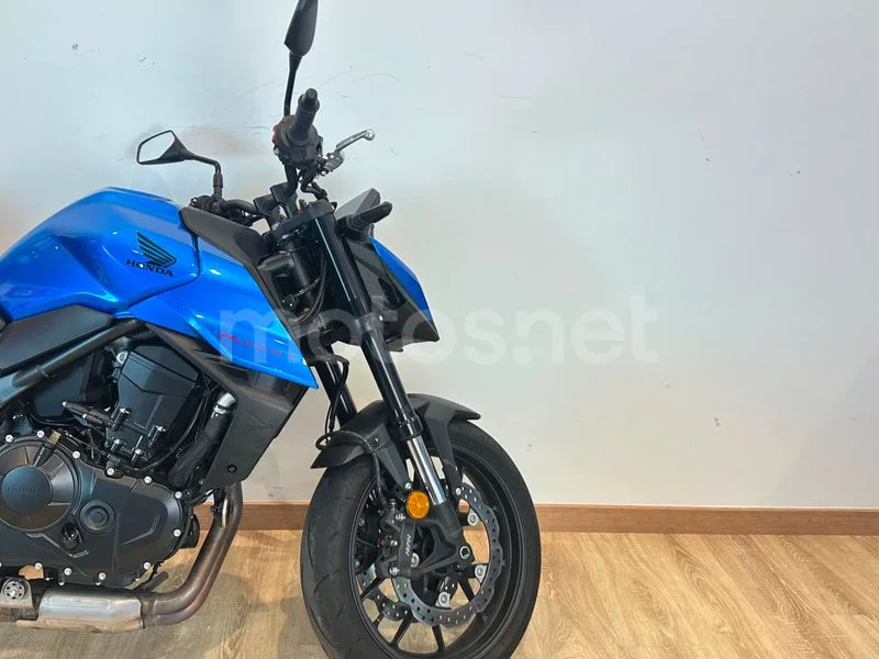 Honda CB750 Hornet - Vista 7