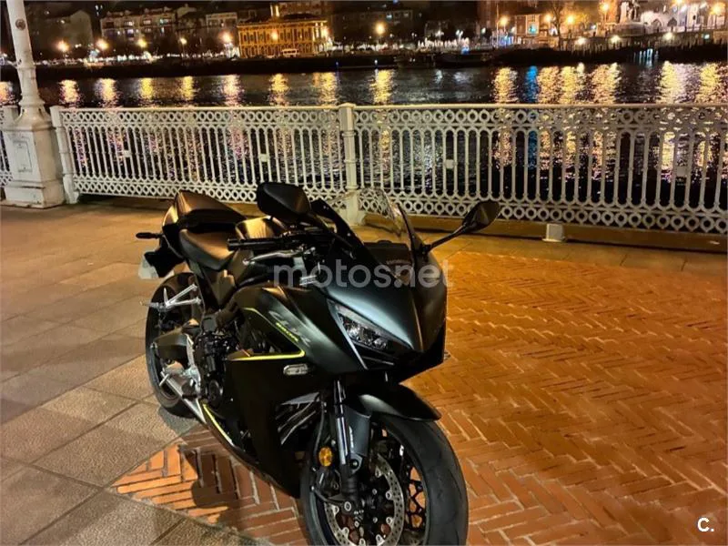 Honda CBR650R - Vista 3