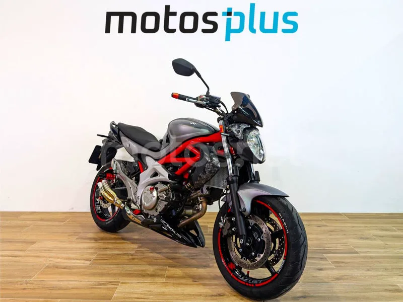 Suzuki Gladius 650 3490 € 2015 Barcelona - 1