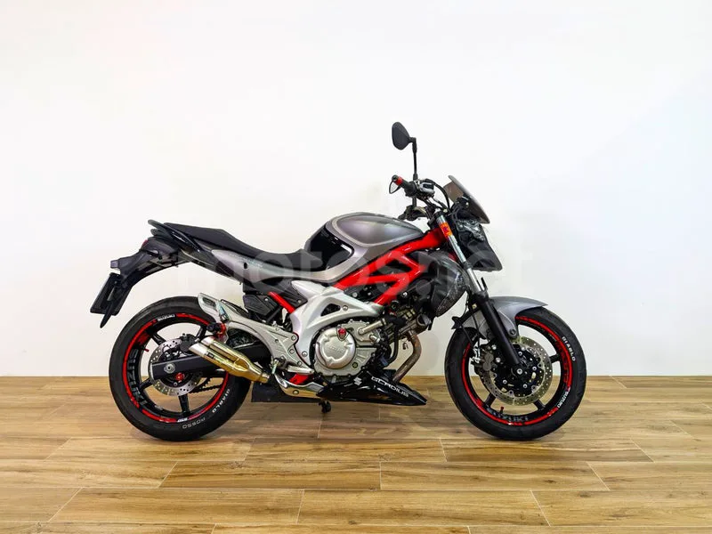 Suzuki Gladius 650 3490 € 2015 Barcelona - 2