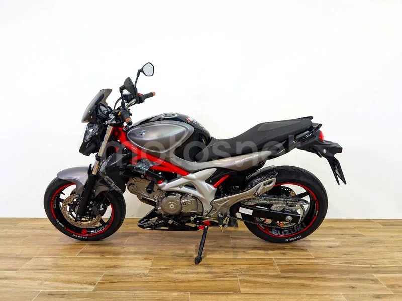 Suzuki Gladius 650 - Vista 5