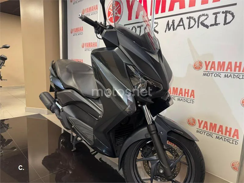 Yamaha XMAX 125 - Vista 4