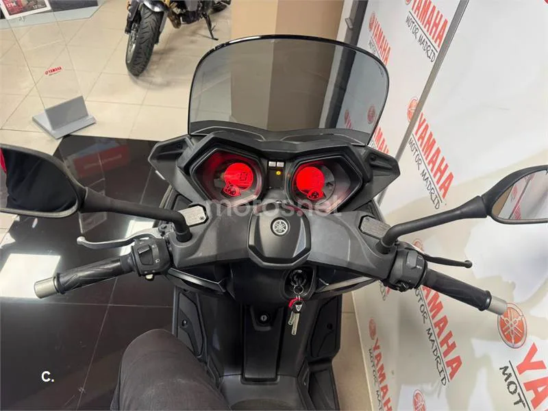 Yamaha XMAX 125 - Vista 10