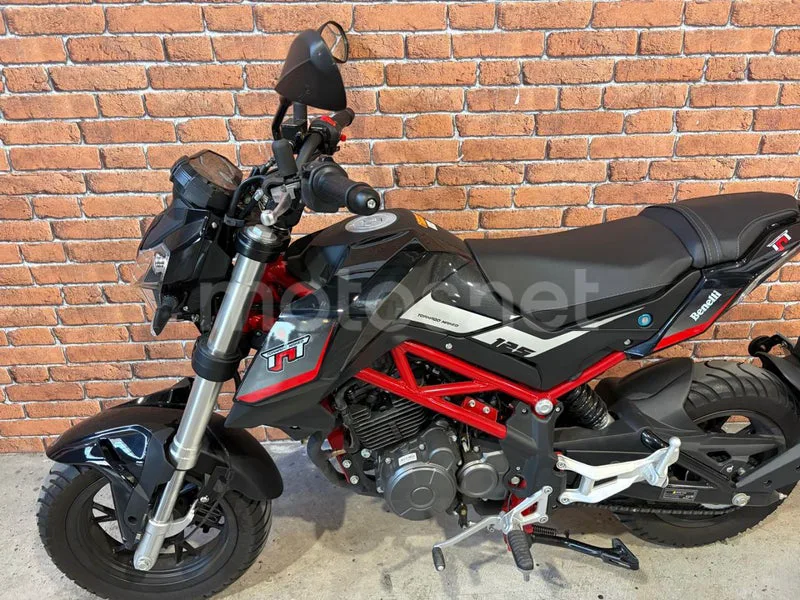 Benelli TNT 125 - Vista 12