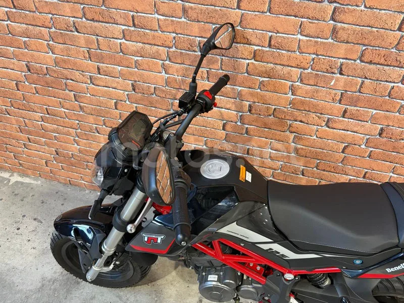 Benelli TNT 125 - Vista 13