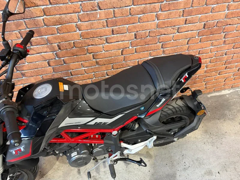 Benelli TNT 125 - Vista 14