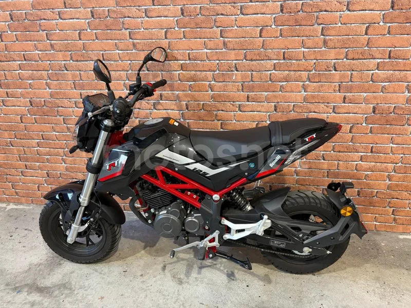 Benelli TNT 125 - Vista 15