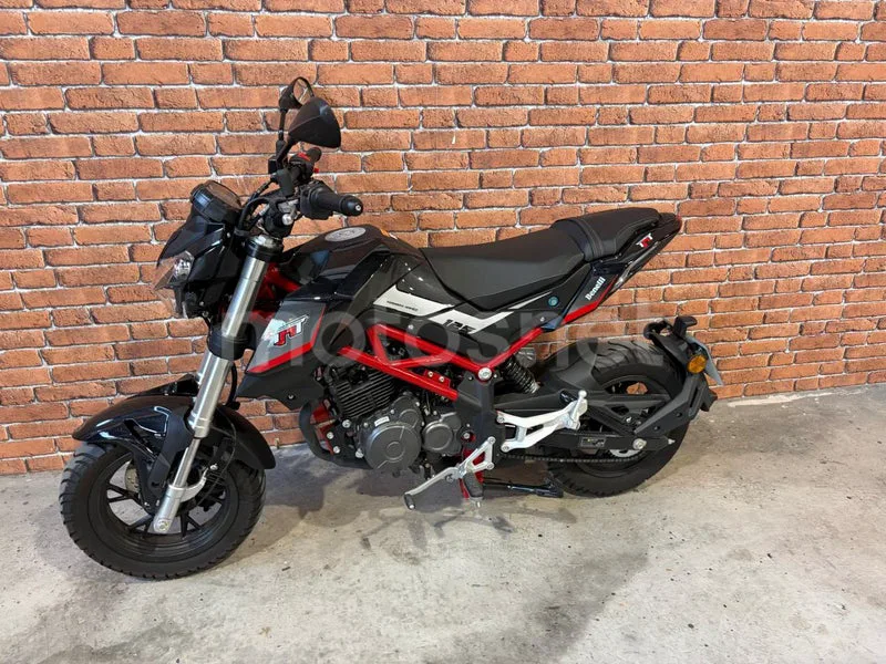 Benelli TNT 125 - Vista 16