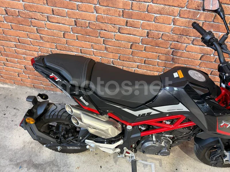 Benelli TNT 125 - Vista 3