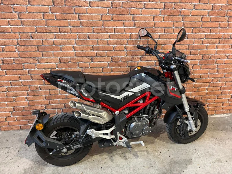 Benelli TNT 125 - Vista 7