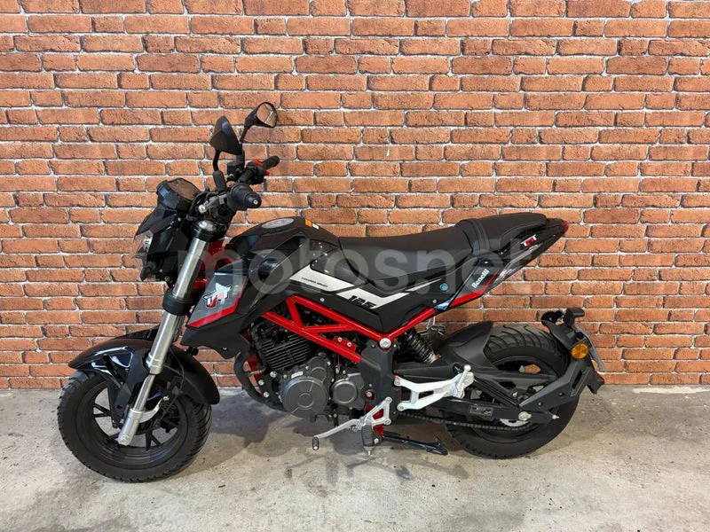 Benelli TNT 125 - Vista 9