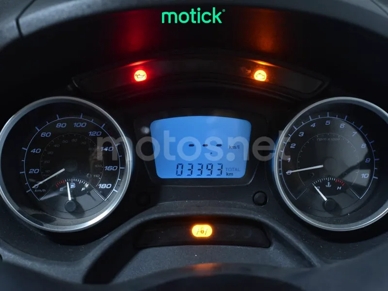 Piaggio MP3 - Vista 5