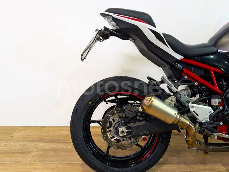 Kawasaki Z900 - Vista 3