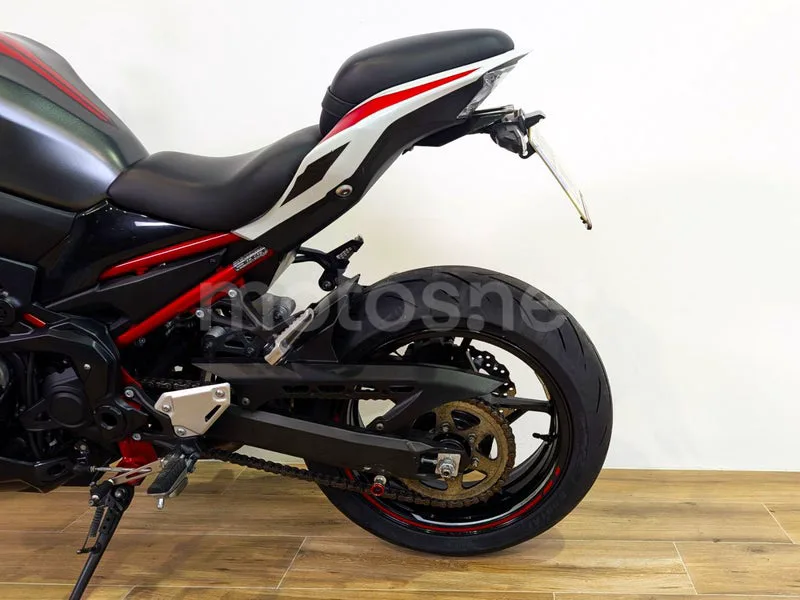 Kawasaki Z900 - Vista 9