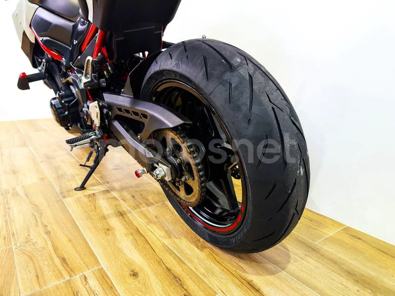 Kawasaki Z900 - Vista 10