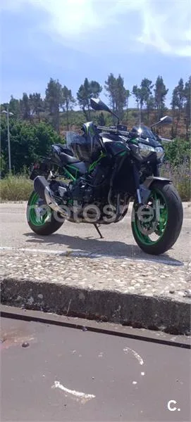Kawasaki Z900 - Vista 8