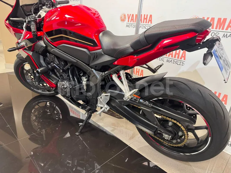 Honda CBR650R - Vista 11