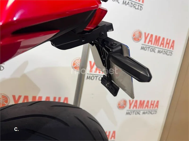 Honda CBR650R - Vista 13