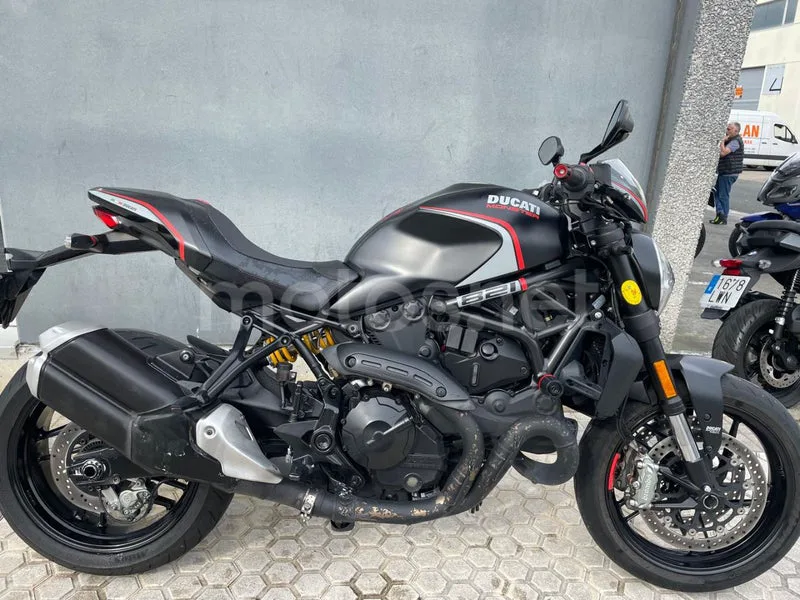 Ducati Monster 821 - Vista 5