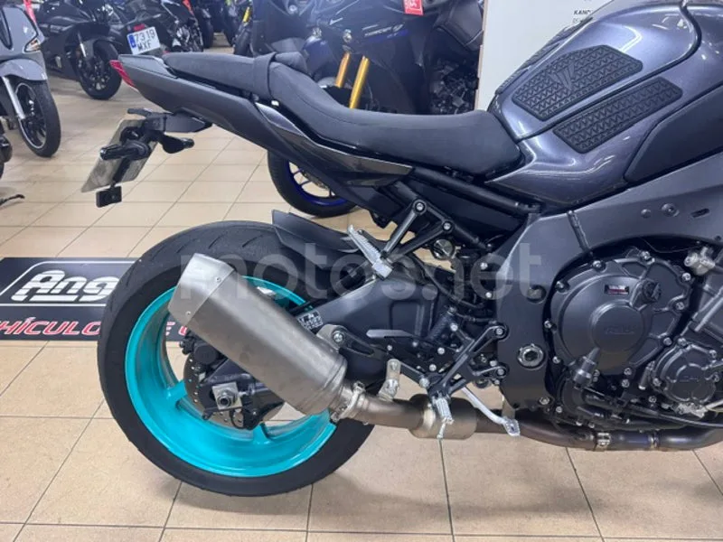 Yamaha MT-10 - Vista 3