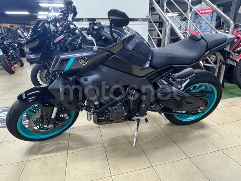 Yamaha MT-10 - Vista 5