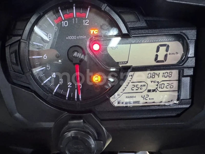Suzuki V-Strom 1000 - Vista 6