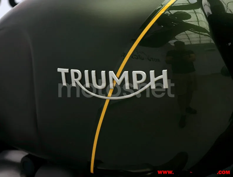 Triumph Scrambler 1200 - Vista 9