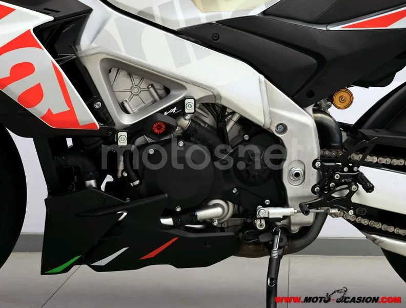 Aprilia Tuono V4 1100 - Vista 10