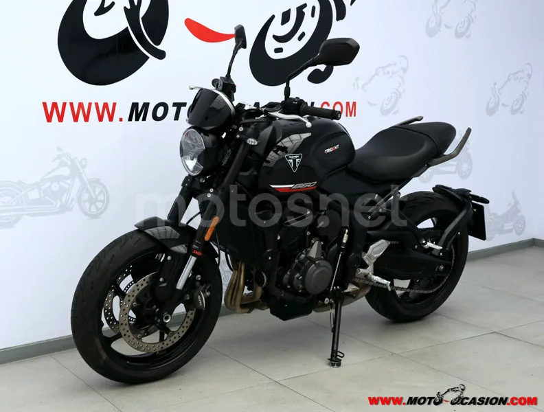 Triumph Trident 660 - Vista 7