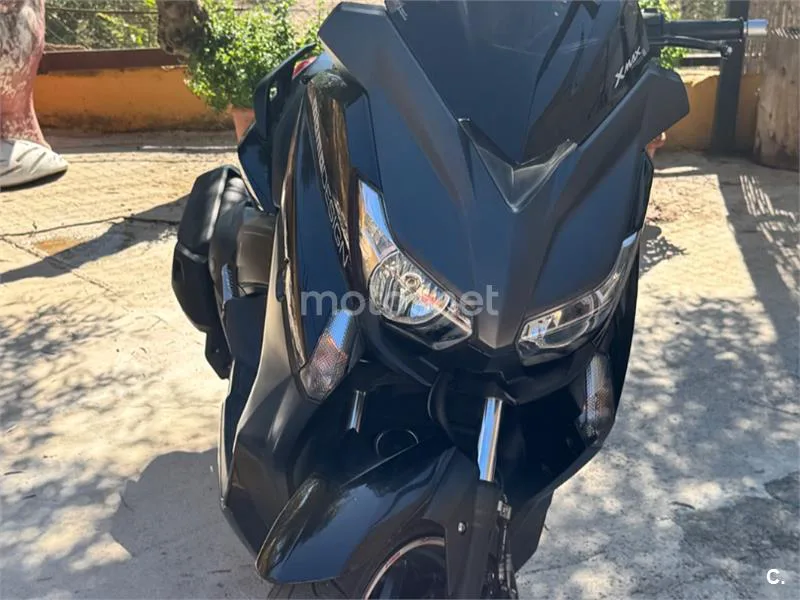 Yamaha XMAX 400 - Vista 4
