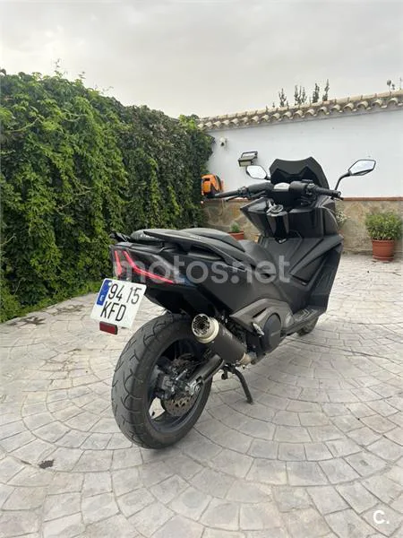 Kymco AK 550 - Vista 4