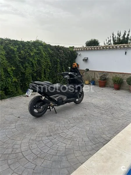 Kymco AK 550 - Vista 6