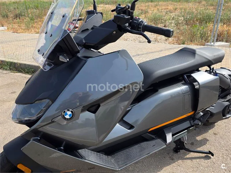 BMW CE 04 - Vista 6