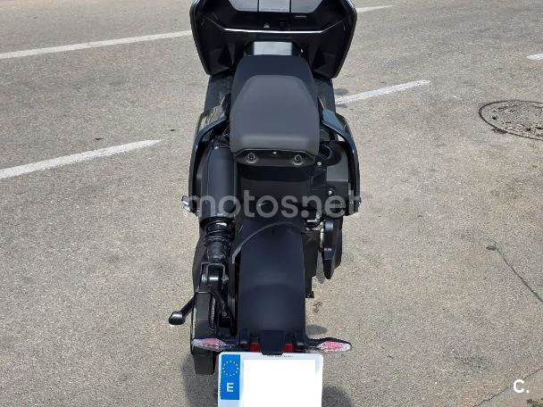 BMW CE 04 - Vista 10