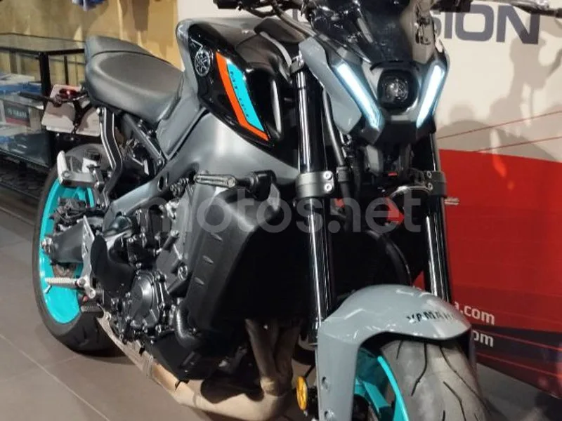 Yamaha MT-09 - Vista 20