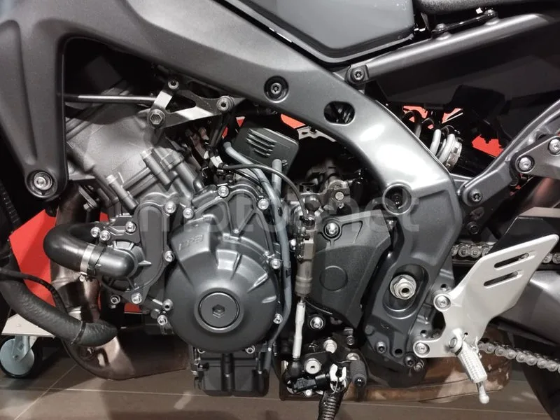 Yamaha MT-09 - Vista 5