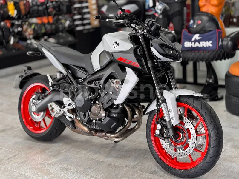 Yamaha MT-09 7990 € 2021 Pontevedra - 2