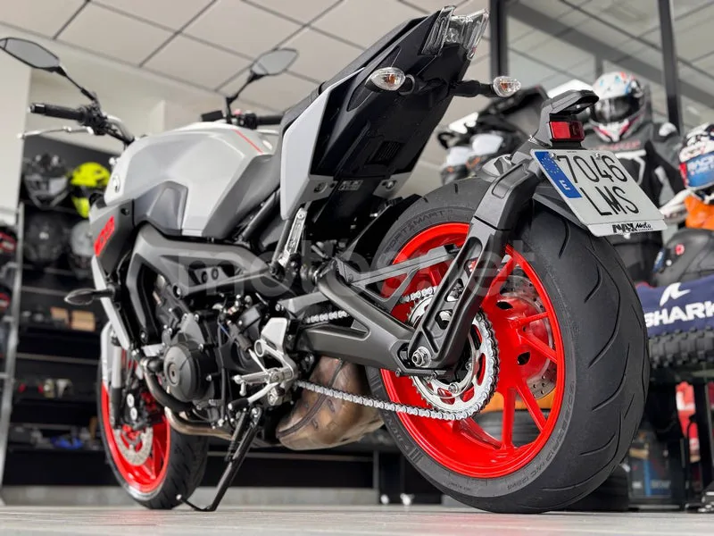 Yamaha MT-09 - Vista 7