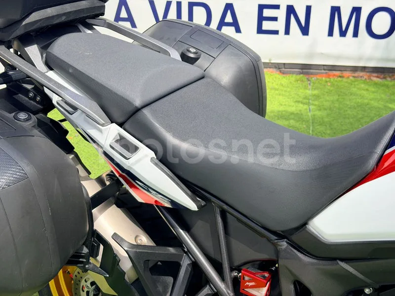 Honda CRF1000L Africa Twin - Vista 11
