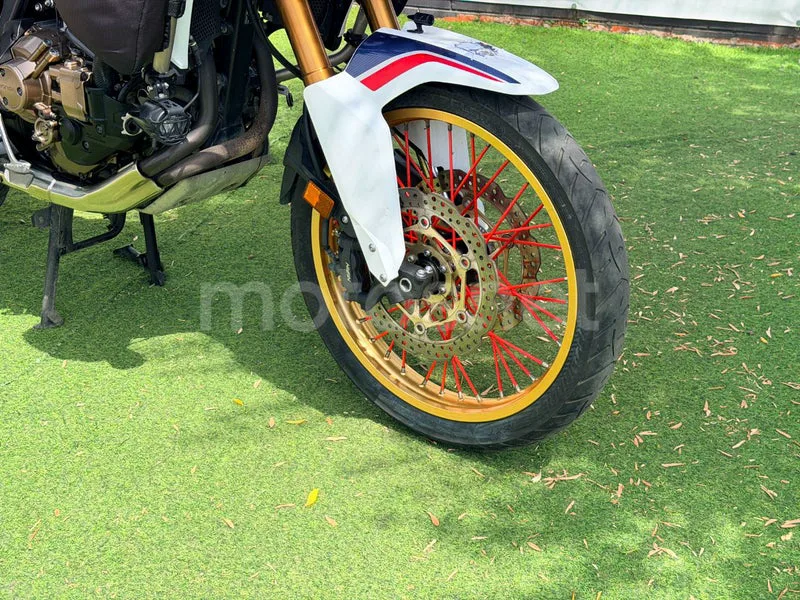 Honda CRF1000L Africa Twin - Vista 3